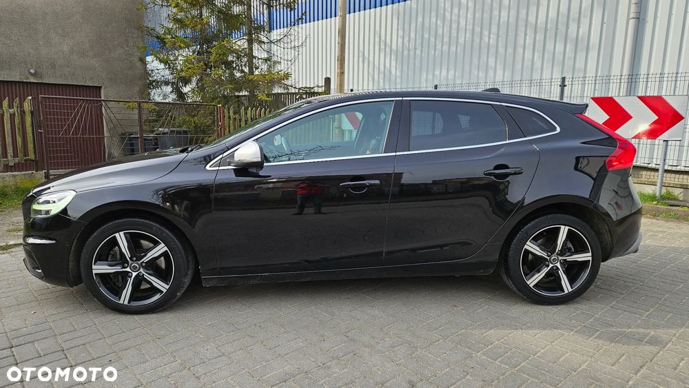 Volvo V40 T3 Drive-E R-Design Momentum - 11