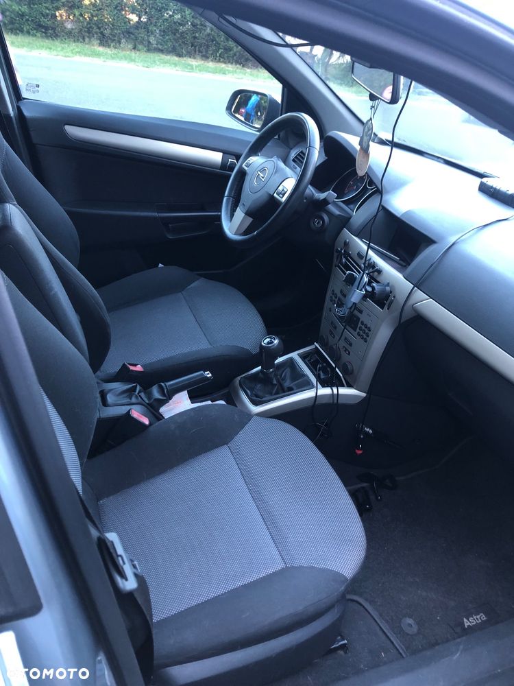 Opel Astra 1.7 CDTI Enjoy - 10