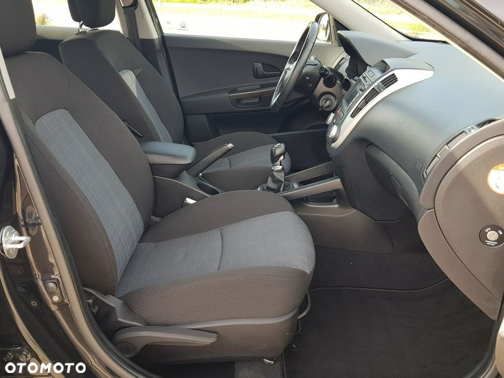Kia Ceed 1.4 CVVT Spirit - 17