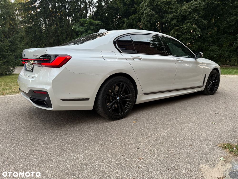 BMW Seria 7 750Li xDrive - 9