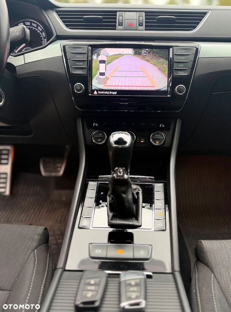 Skoda Superb 2.0 TDI Sportline DSG - 15