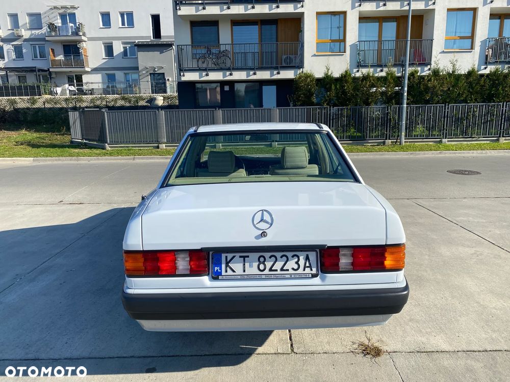 Mercedes-Benz W201 (190) - 4