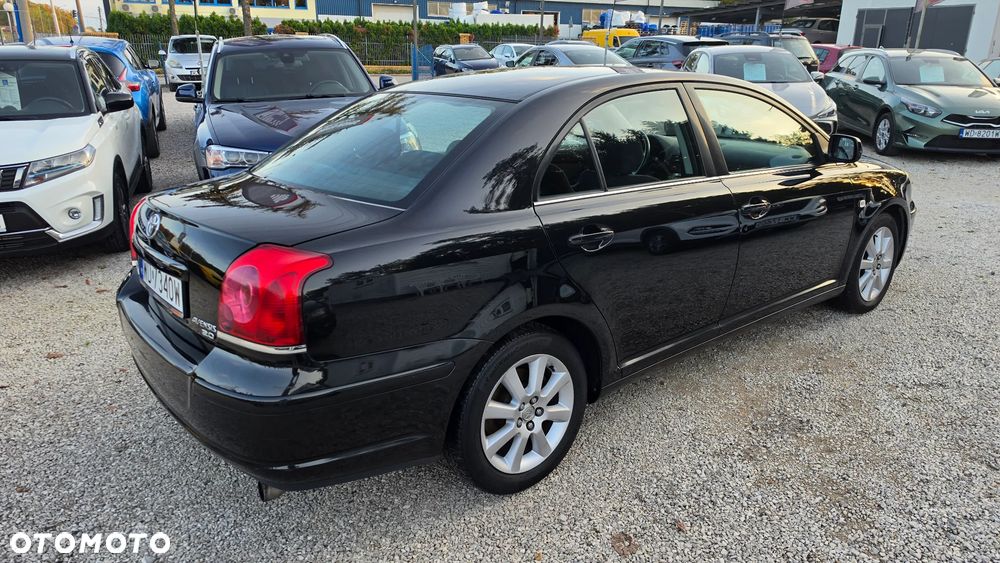 Toyota Avensis 2.0 VVT-i Sol - 11
