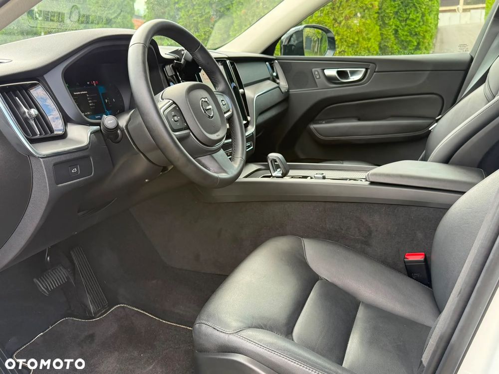 Volvo XC 60 B5 B R-Design - 25