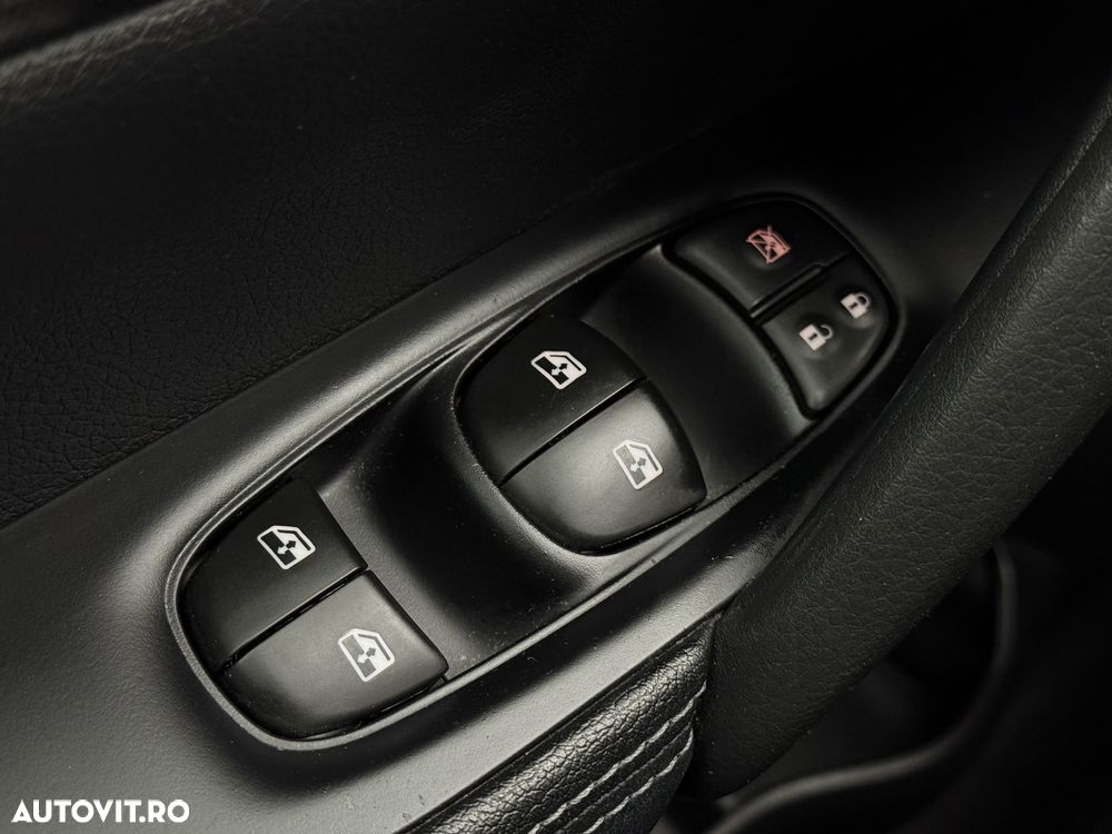 Nissan Qashqai 1.5 DCI N-CONNECTA - 27