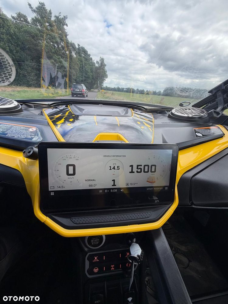 Can-Am Maverick - 16