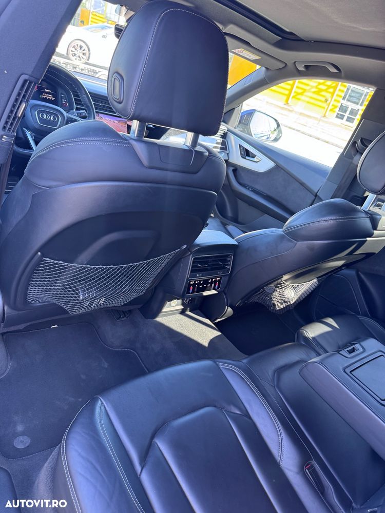 Audi Q8 - 9