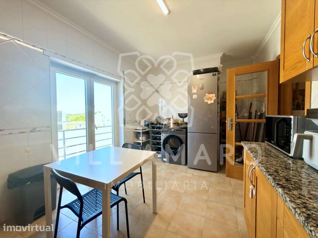 Apartamento T2+1, suíte, varandas, e parqueamento na Malveira - Grande imagem: 5/26