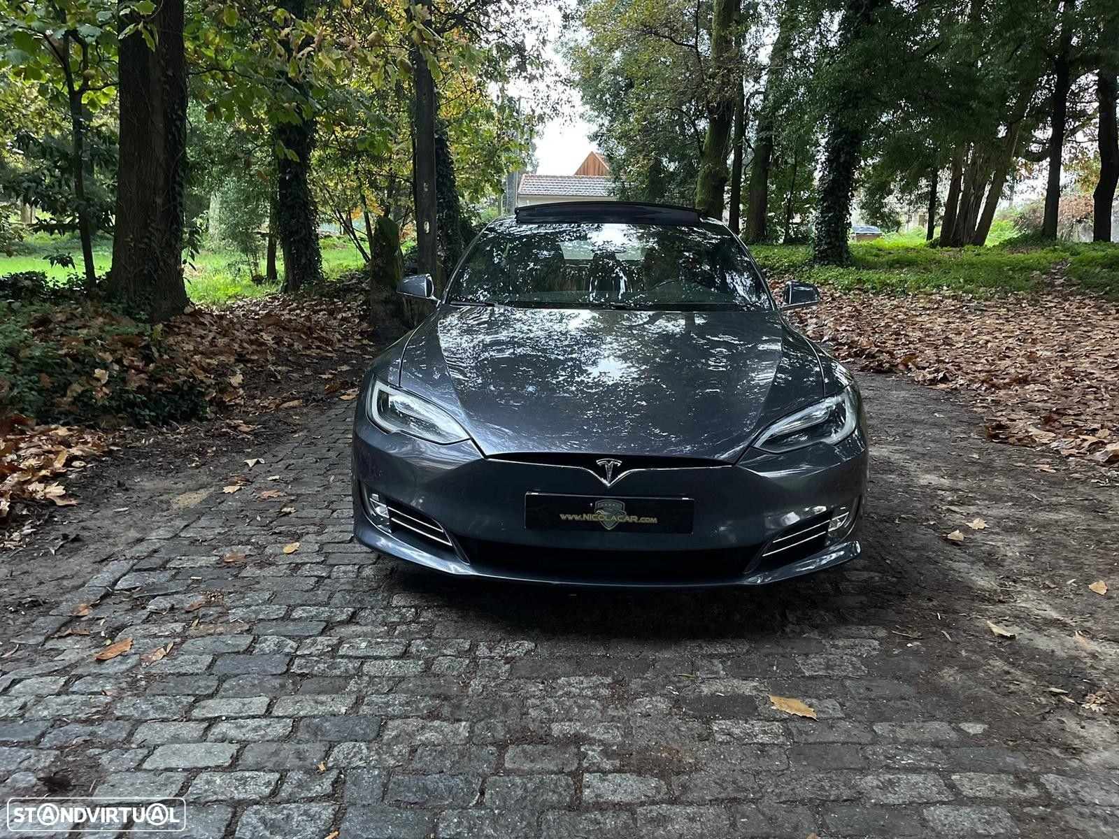 Tesla Model S 90D - 32