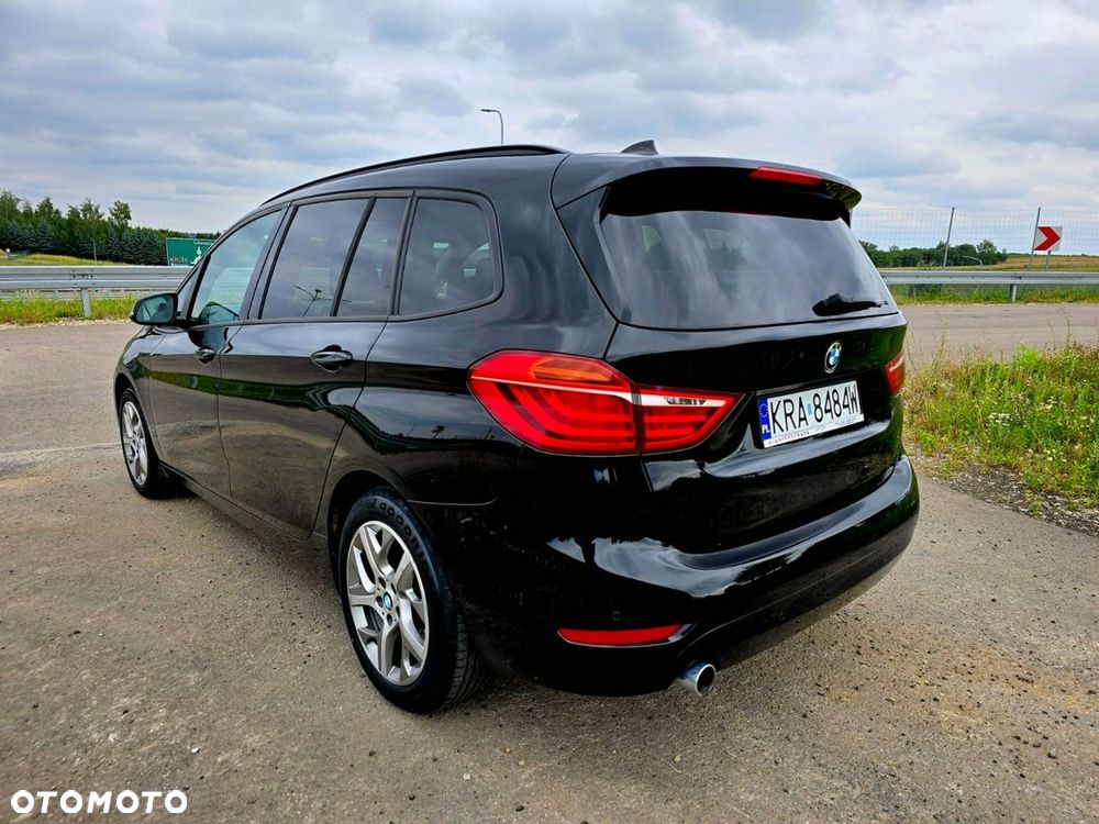 BMW Seria 2 218d Sport Line - 9