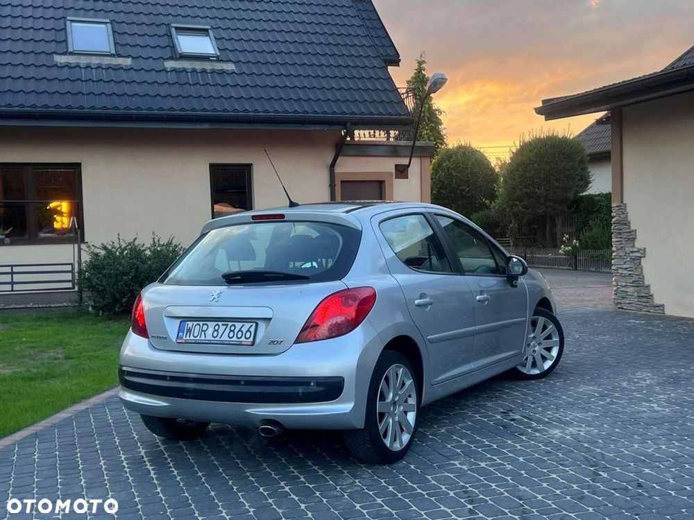 Peugeot 207 1.6 THP Platinum - 38