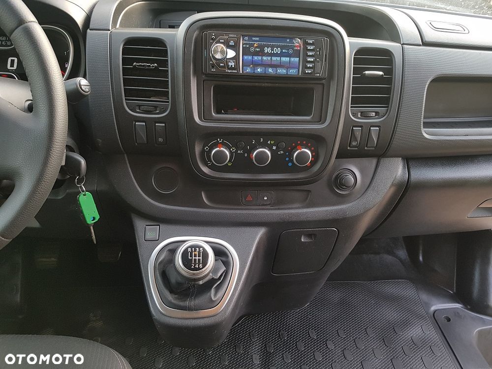 Renault Trafic - 19