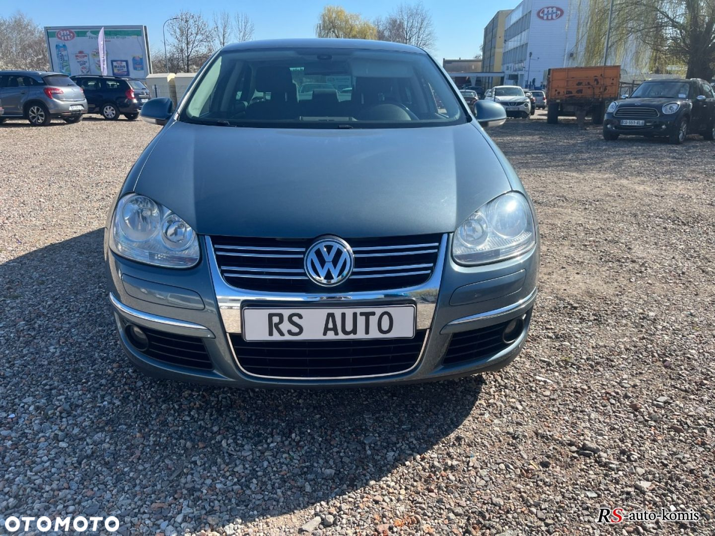 Volkswagen Jetta - 4