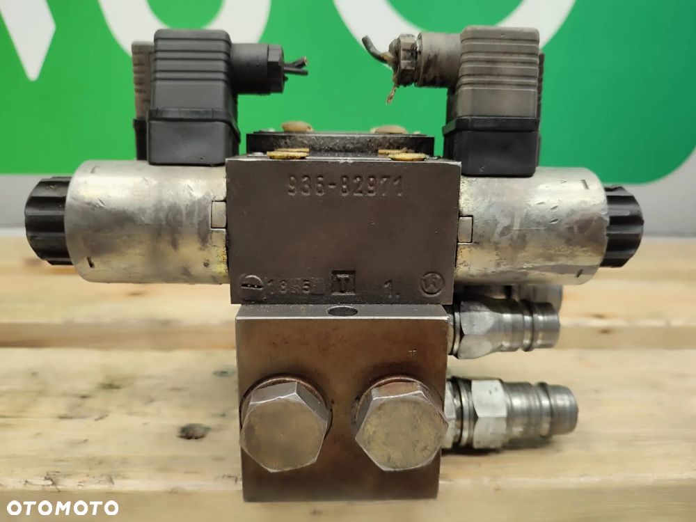 Blok zaworów kierunkowych 935 82971 PARKER DENISON - 2