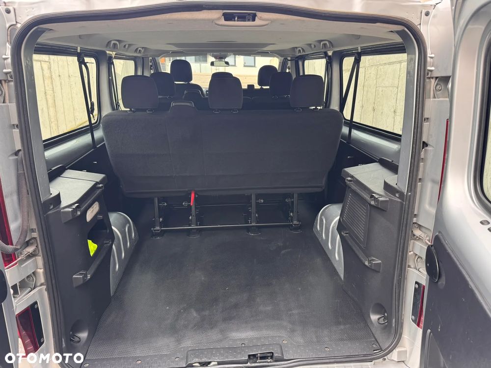 Opel Vivaro - 10