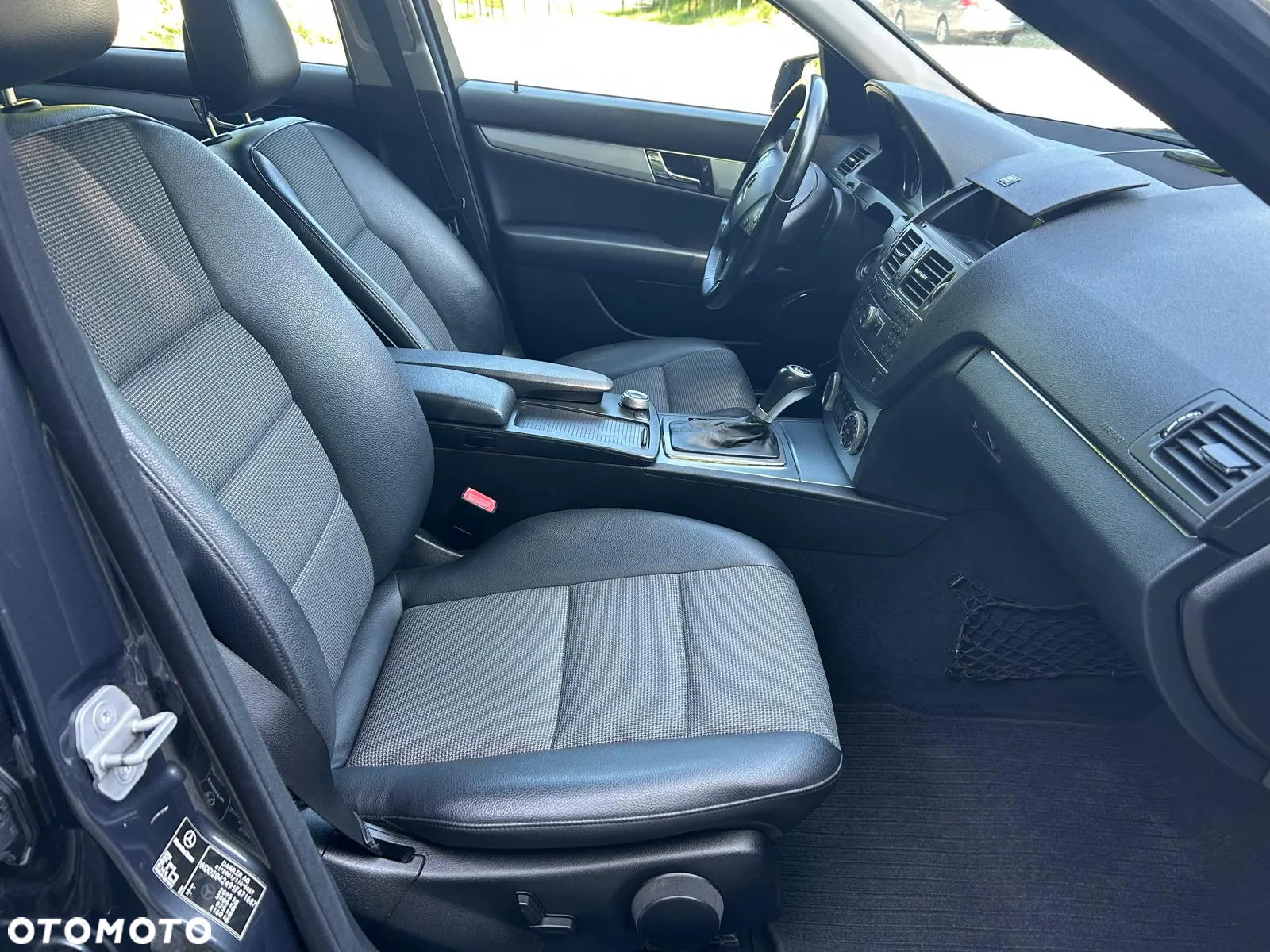 Mercedes-Benz Klasa C 180 T CGI Automatik BlueEFFICIENCY - 11