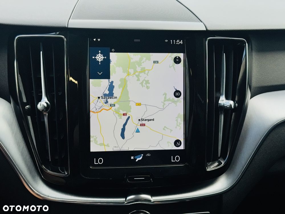 Volvo XC 60 B4 D AWD Geartronic Momentum Pro - 8