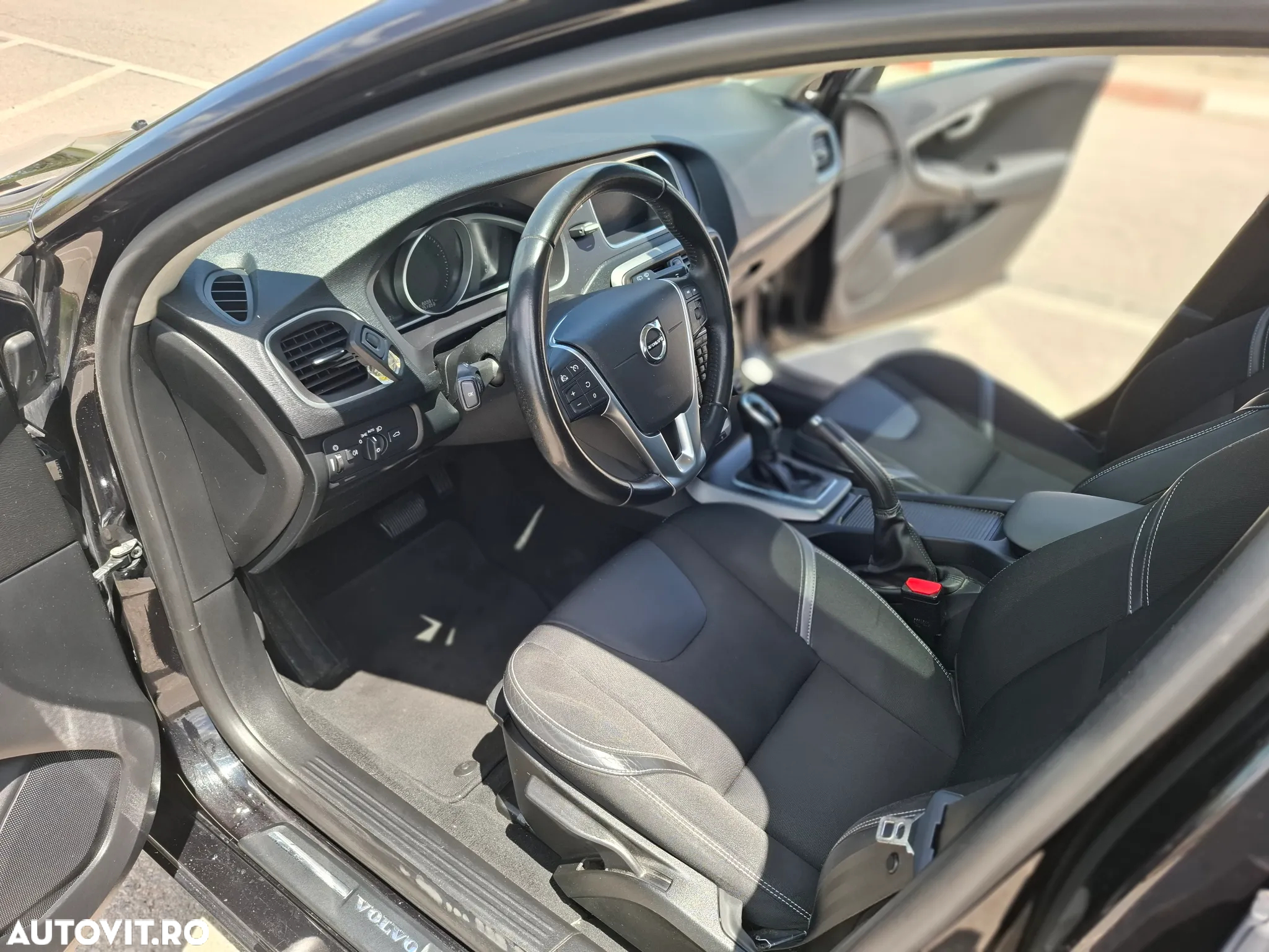 Volvo V40 D3 Aut. Momentum - 8