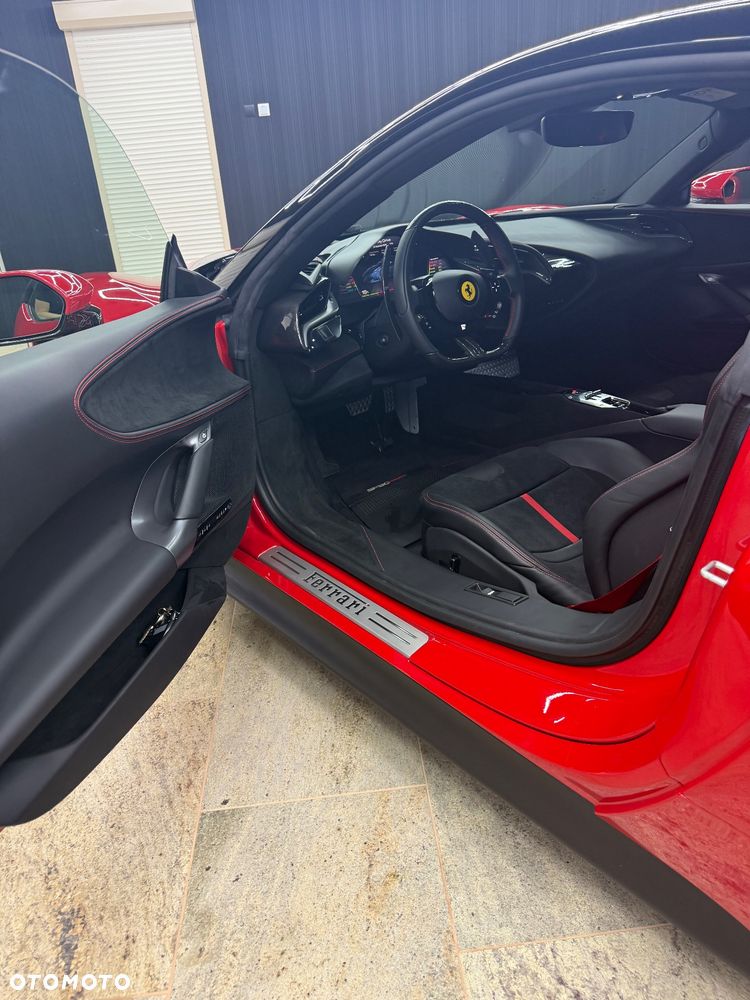 Ferrari SF90 Stradale - 16