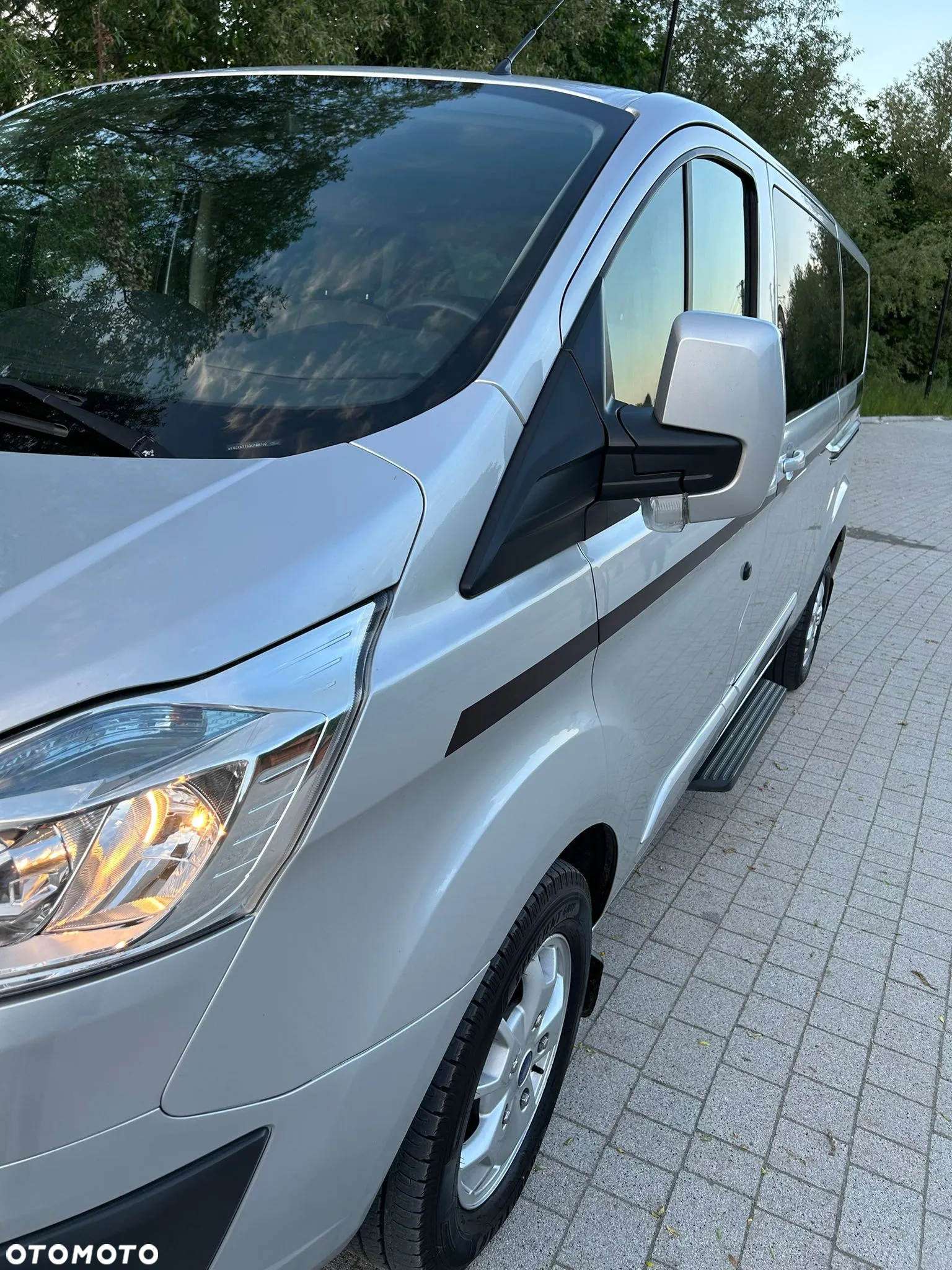 Ford Tourneo Custom - 3