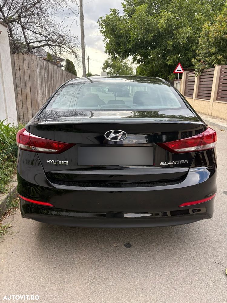 Hyundai Elantra 1.6 MPi Comfort - 8