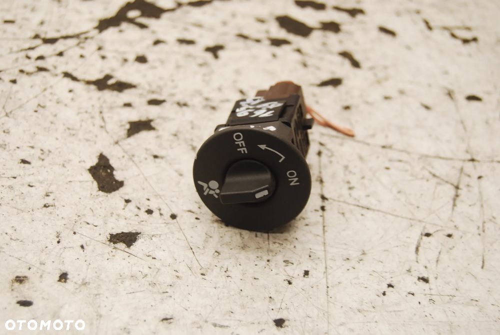 PRZEŁĄCZNIK WŁĄCZNIK AIR BAG 8200169589B RENAULT MEGANE II SCENIC