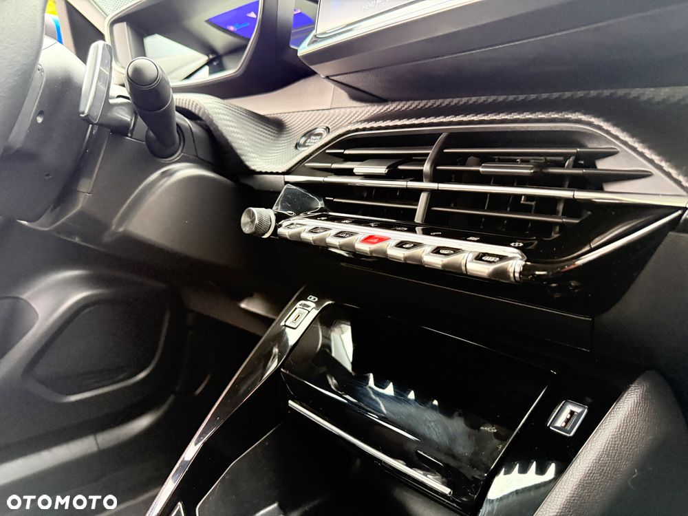 Peugeot 2008 BlueHDi 130 EAT8 Allure Pack - 12