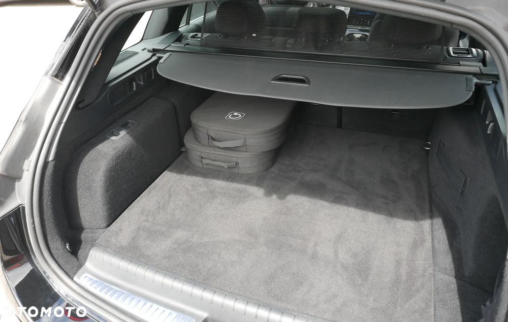 Mercedes-Benz Klasa C 300 e PHEV AMG - 40