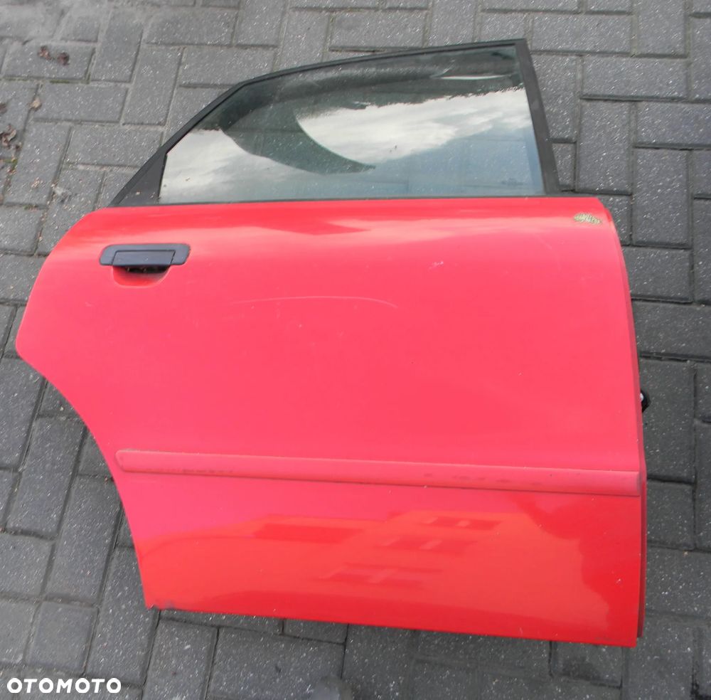 drzwi prawe tył AUDI A4 B5 94-98 CZERWONE LY3H - 1