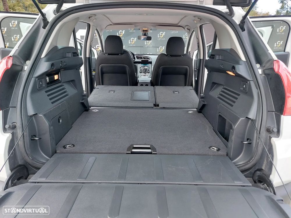 Peugeot 3008 1.6 e-HDi Executive CMP6 - 28