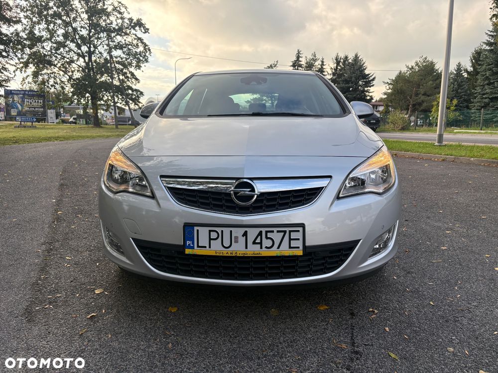 Opel Astra 1.6 T SIDI Cosmo S&S - 11