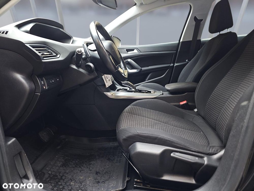 Peugeot 308 1.5 BlueHDi Active Pack S&S EAT8 - 9