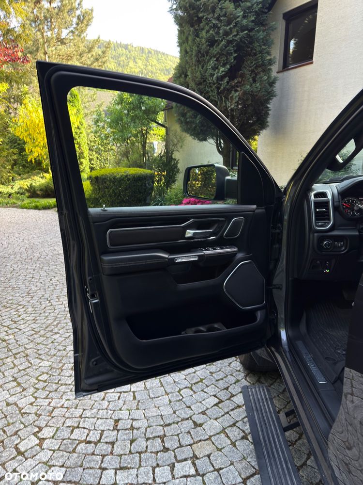 RAM 1500 Crew Cab Shortbed Laramie - 13