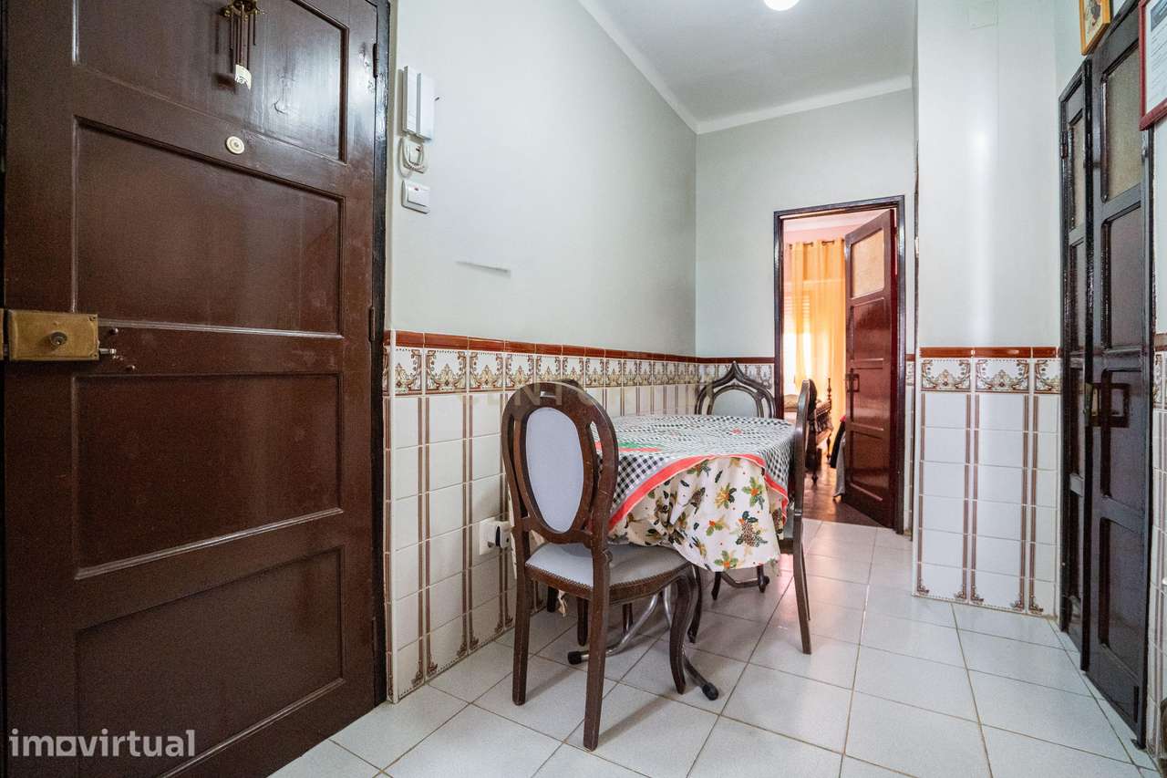 Apartamento T2 com Varanda no Barreiro, Setúbal - Grande imagem: 4/13