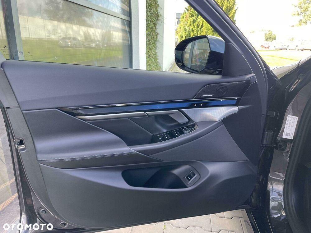 BMW Seria 5 520d xDrive mHEV M Sport - 10