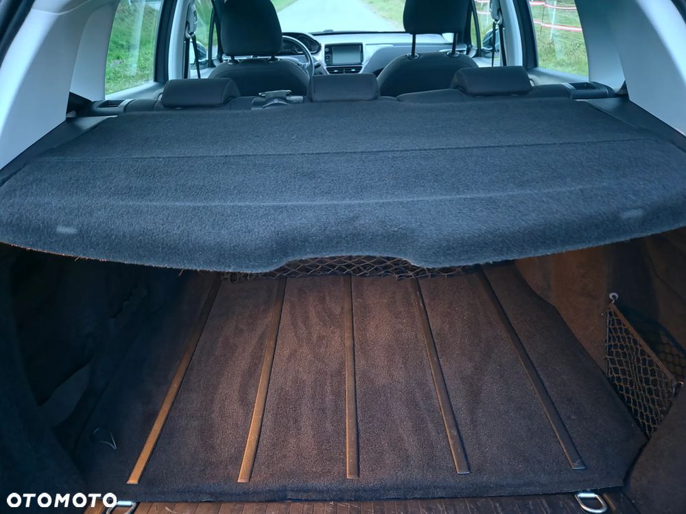 Peugeot 2008 PureTech 82 Allure - 17