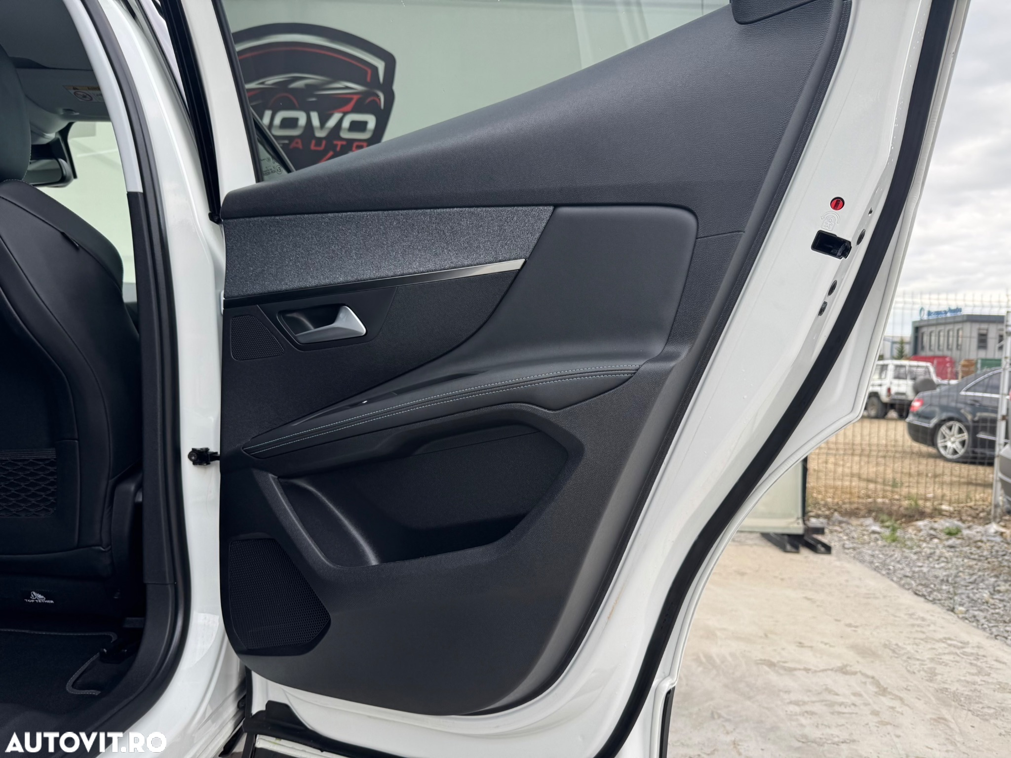 Peugeot 3008 BlueHDi 130 Stop & Start EAT8 Roadtrip - 22