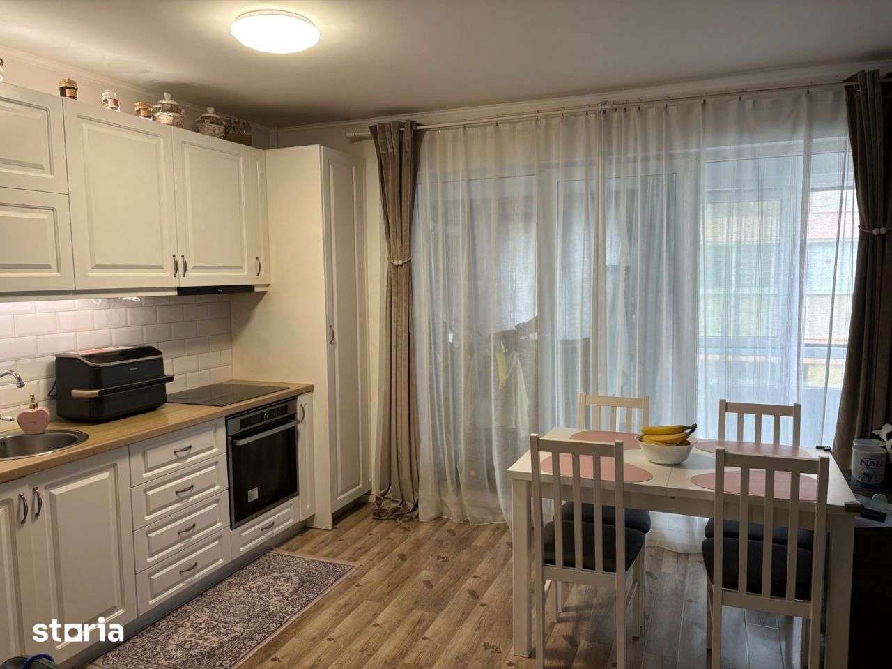 Apartament cu 3 camere,etaj 1,garaj de 30 mp — fotografia 1