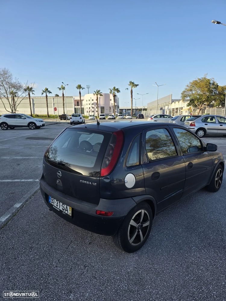 Opel Corsa 1.2 16V Confort - 1
