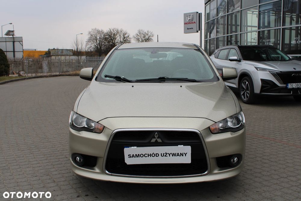 Mitsubishi Lancer 1.8 Invite - 11