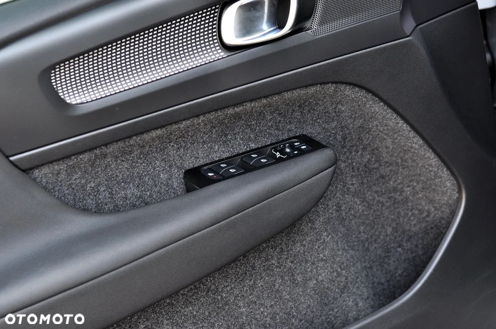 Volvo XC 40 T3 Geartronic RDesign - 26