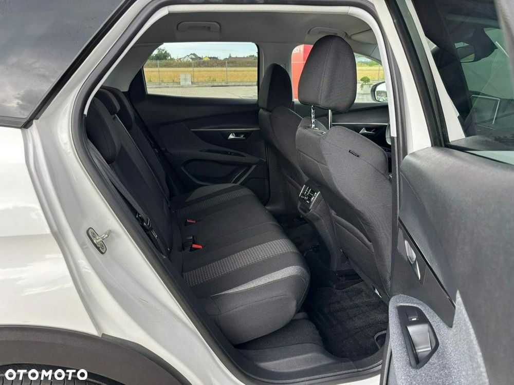 Peugeot 3008 1.2 PureTech Active S&S EAT6 - 13