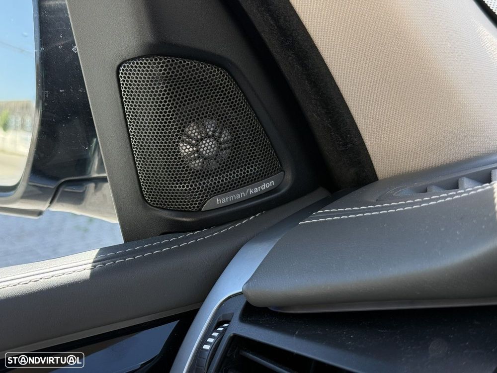 BMW X5 xDrive40e — fotografia 11