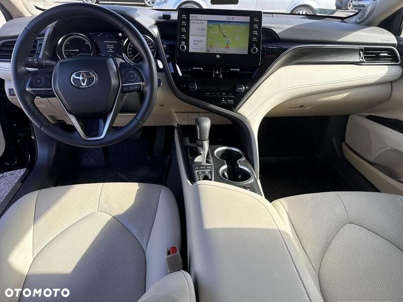 Toyota Camry 2.5 Hybrid Executive CVT - 23