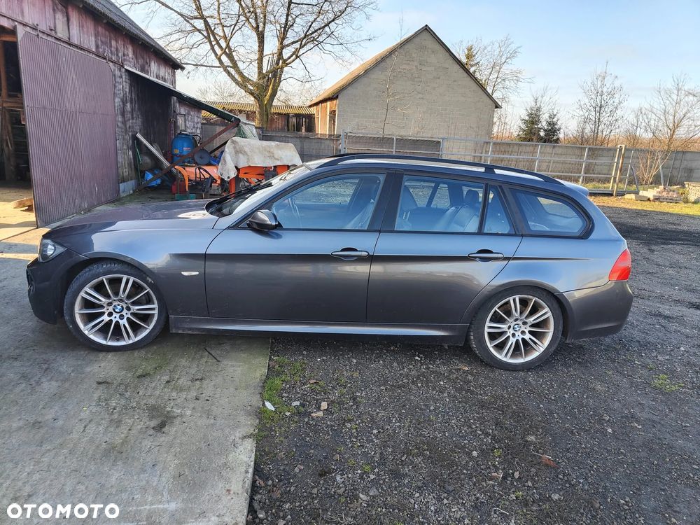 BMW Seria 3 325i - 3