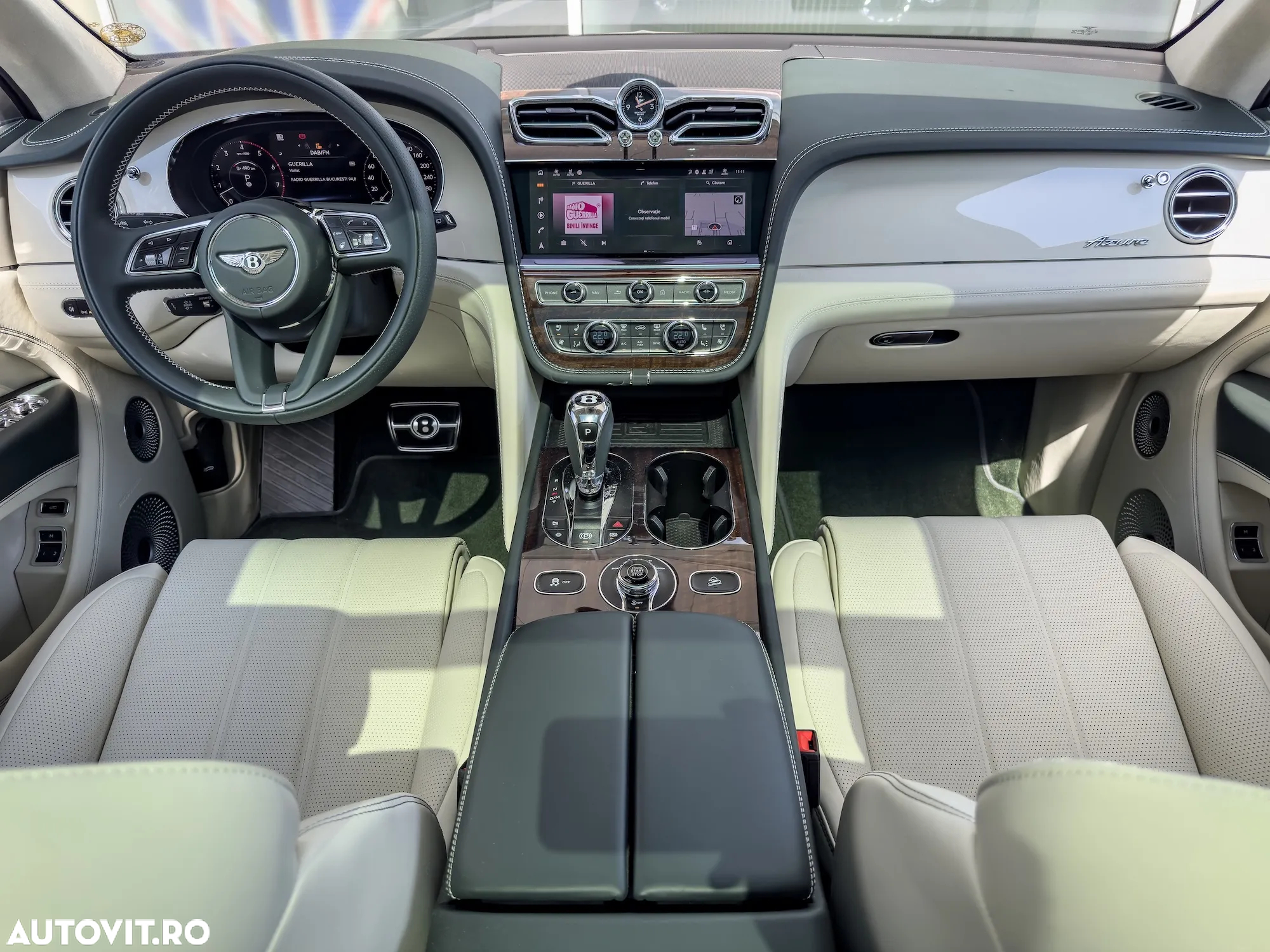 Bentley Bentayga - 10