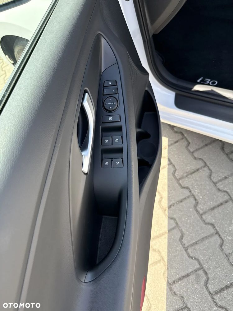 Hyundai i30 1.6 T-GDI Smart DCT - 10