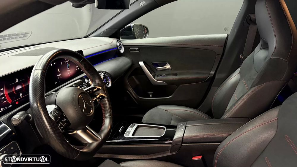 Mercedes-Benz CLA 180 - 40