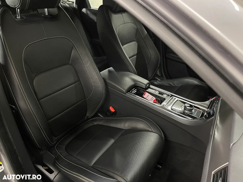 Jaguar XF 20d AWD Aut. Chequered Flag - 10