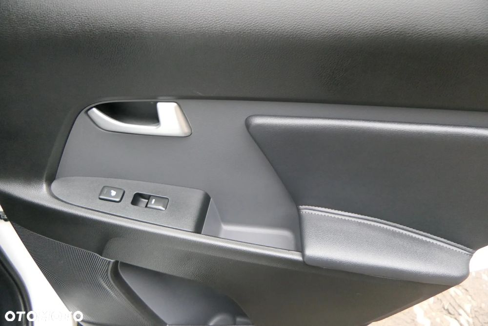 Kia Sportage 1.6 GDI L 2WD - 26